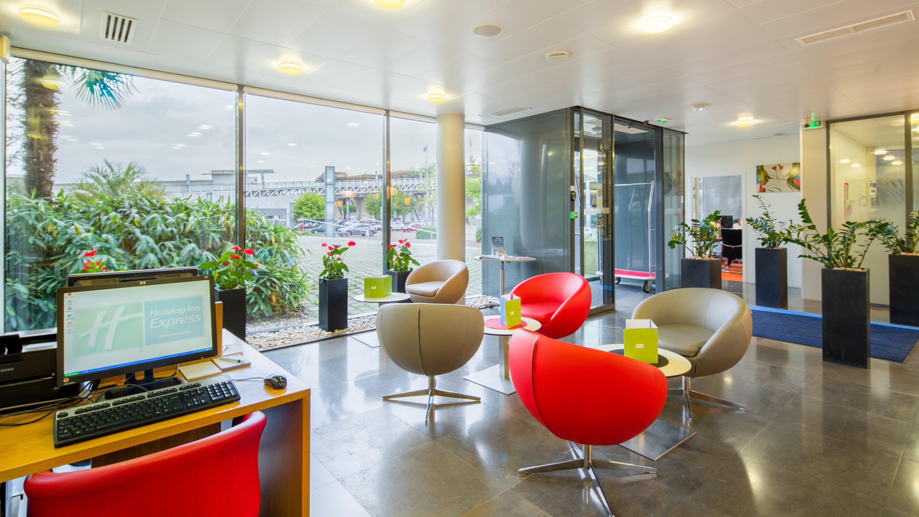 Holiday Inn Express Saint-Nazaire By Ihg Esterno foto