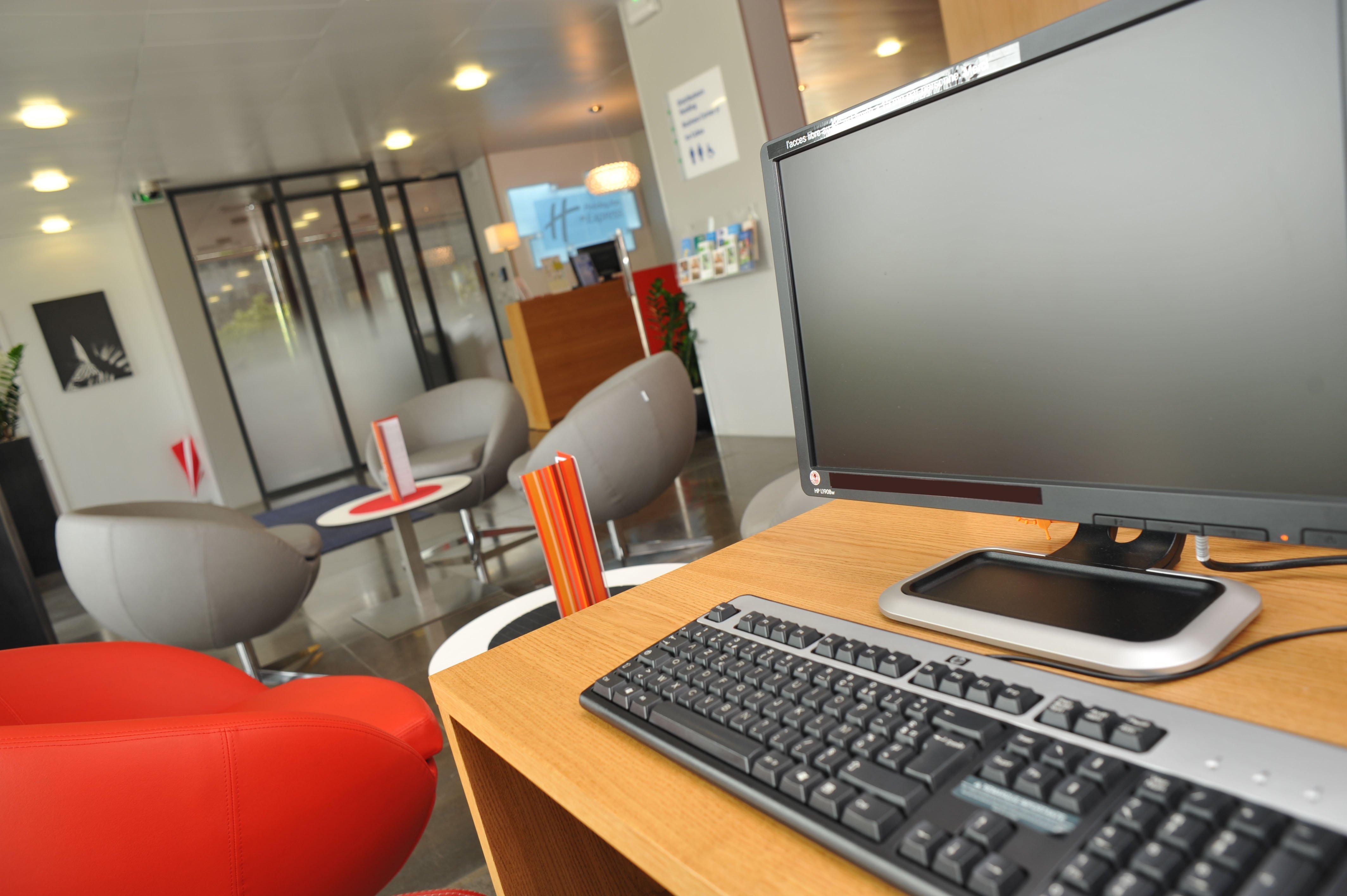 Holiday Inn Express Saint-Nazaire By Ihg Esterno foto