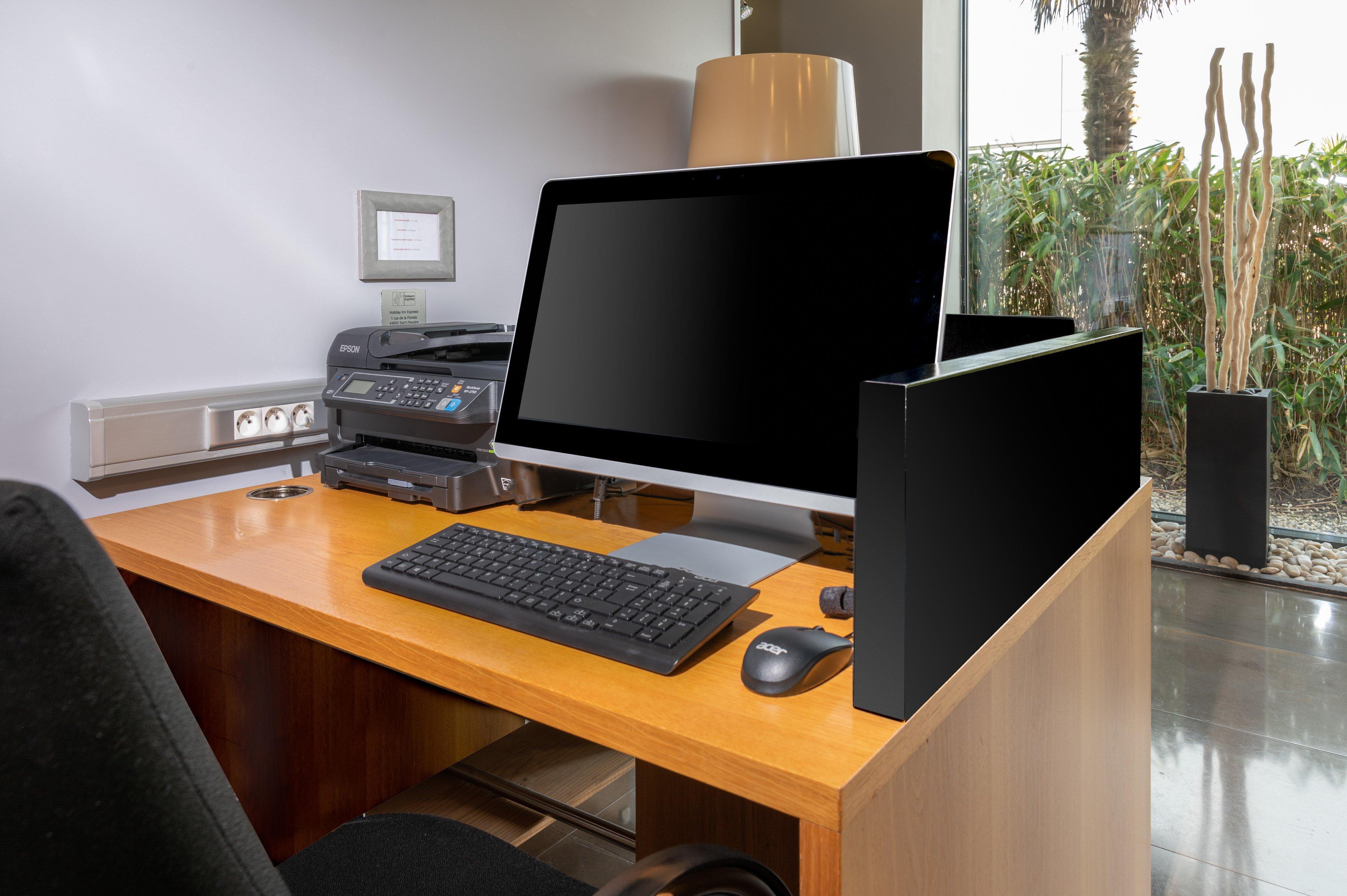 Holiday Inn Express Saint-Nazaire By Ihg Esterno foto