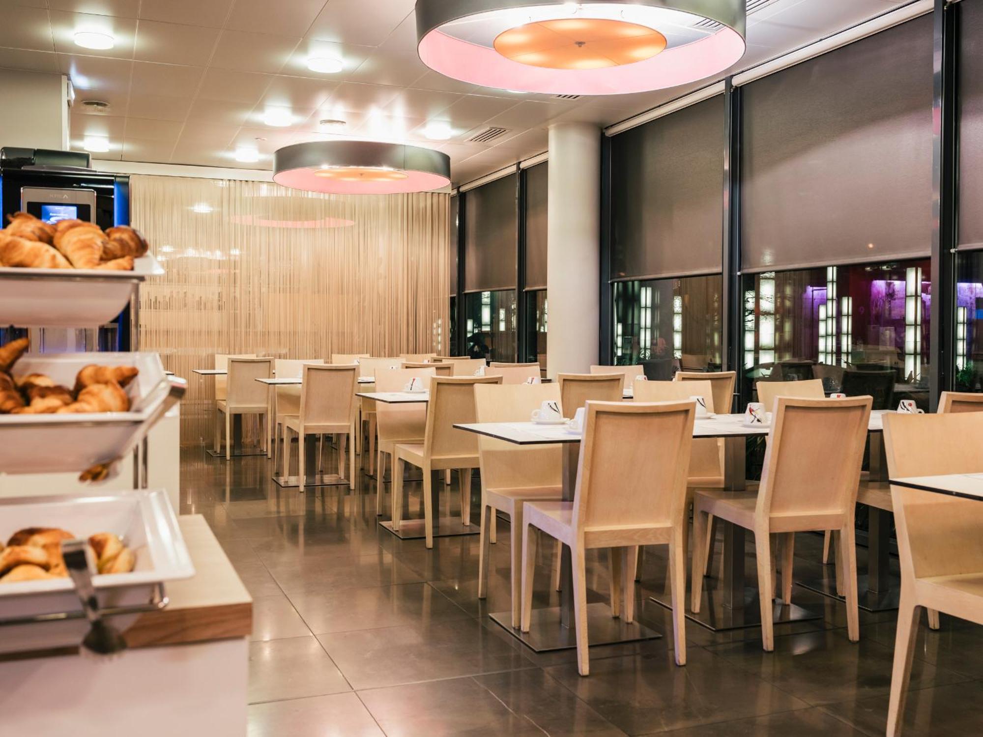 Holiday Inn Express Saint-Nazaire By Ihg Esterno foto