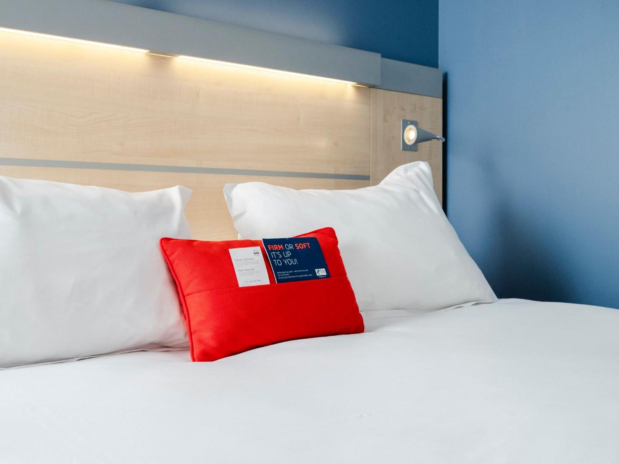 Holiday Inn Express Saint-Nazaire By Ihg Esterno foto