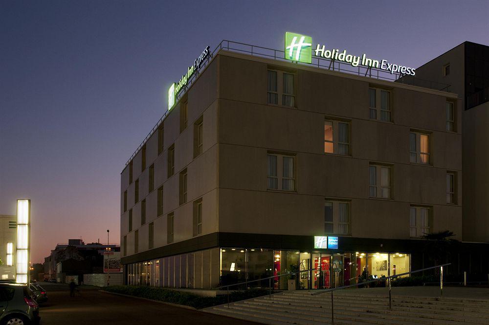 Holiday Inn Express Saint-Nazaire By Ihg Esterno foto