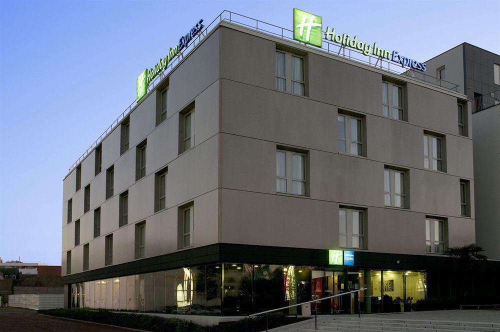 Holiday Inn Express Saint-Nazaire By Ihg Esterno foto